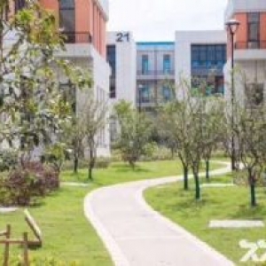 中南高科长兴智能产业园区交通服务方便−5分钟上高速