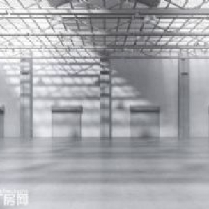 出租乾元750方单层钢结构厂房，可以架行车，高8米，价格22