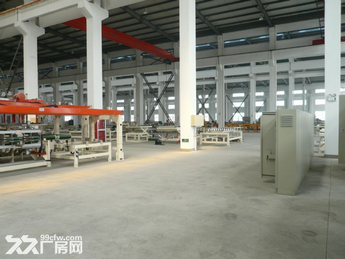 吴兴杭宁高速出口，带行车，层高13M厂房出租-图2
